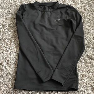 Athletic moisture wicking shirt